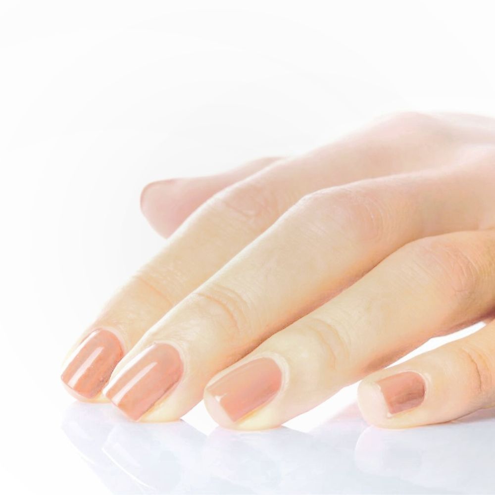 Manucure vernis ongles nude